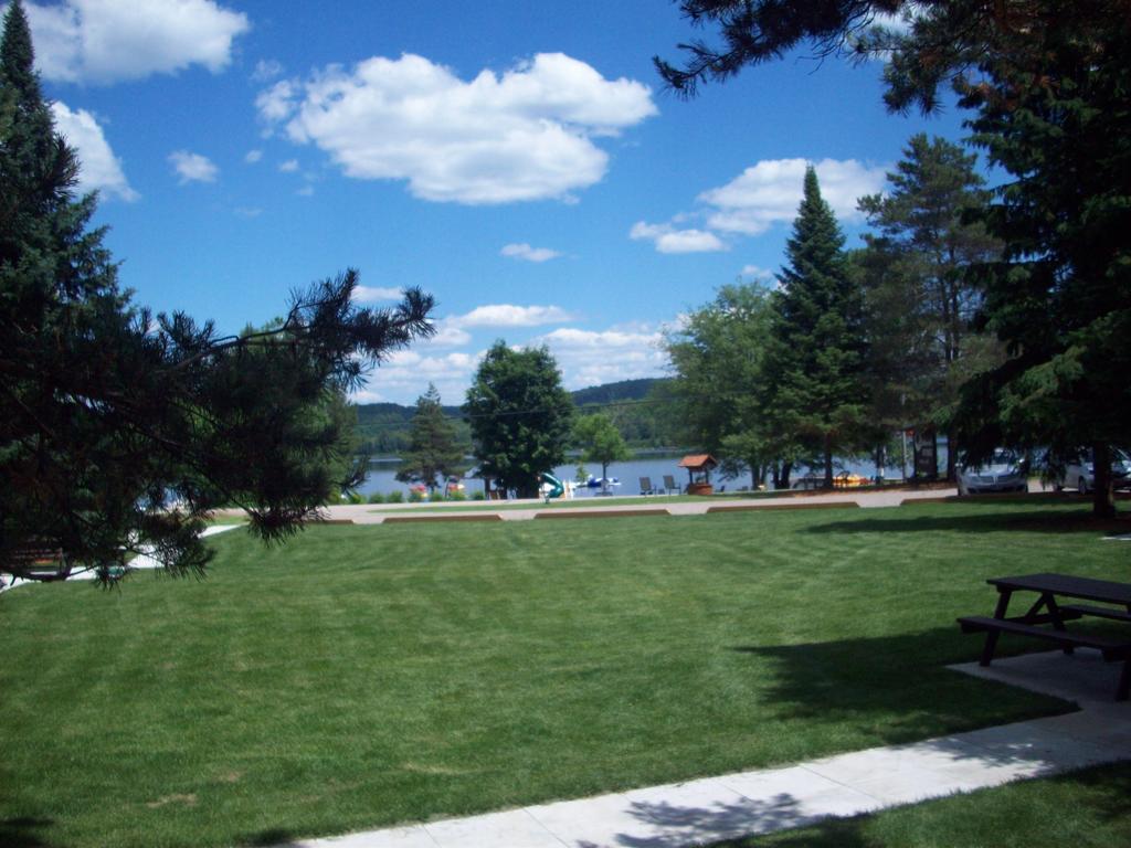 Lakewoods Cottage Oxtongue Lake Номер фото