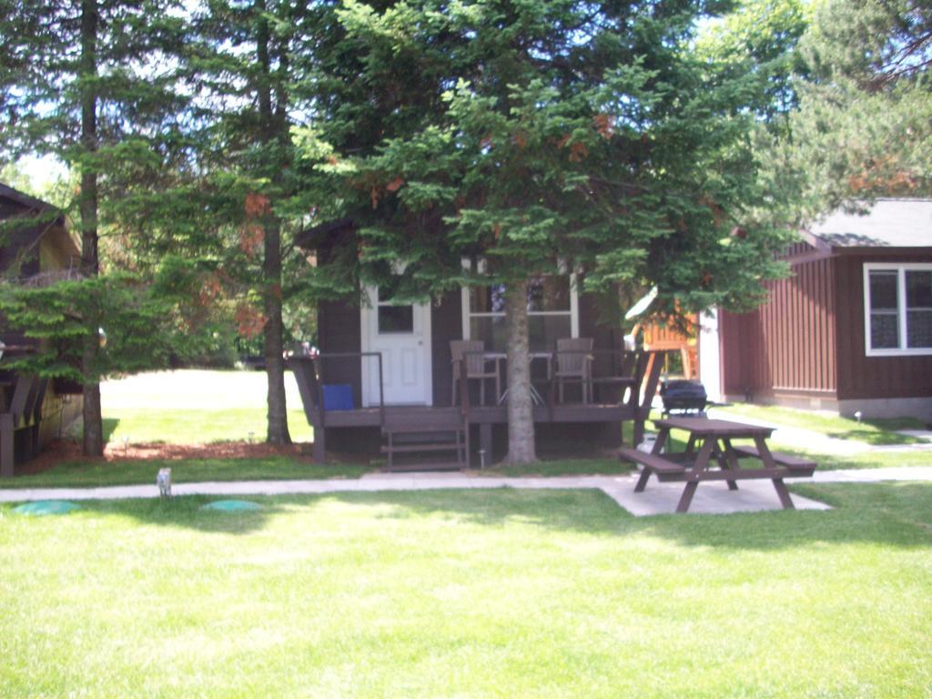 Lakewoods Cottage Oxtongue Lake Номер фото